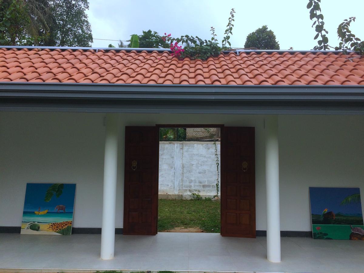 Anuhas Airport Villas Katunayaka Exterior foto