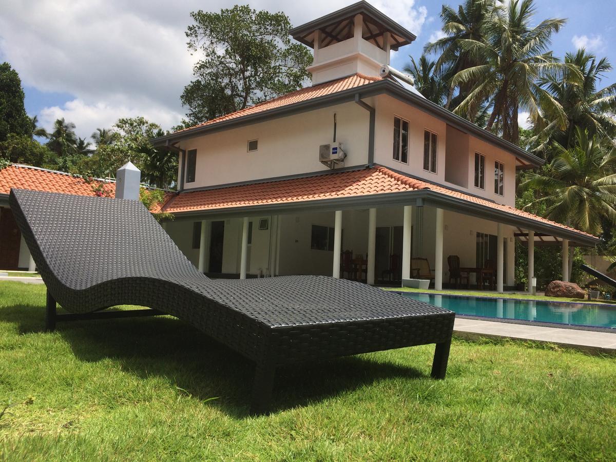 Anuhas Airport Villas Katunayaka Exterior foto