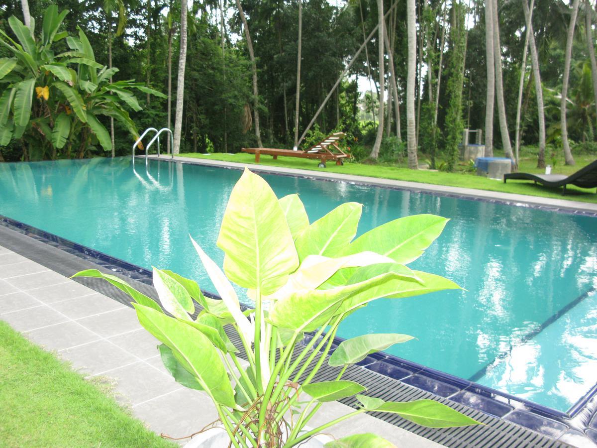 Anuhas Airport Villas Katunayaka Exterior foto