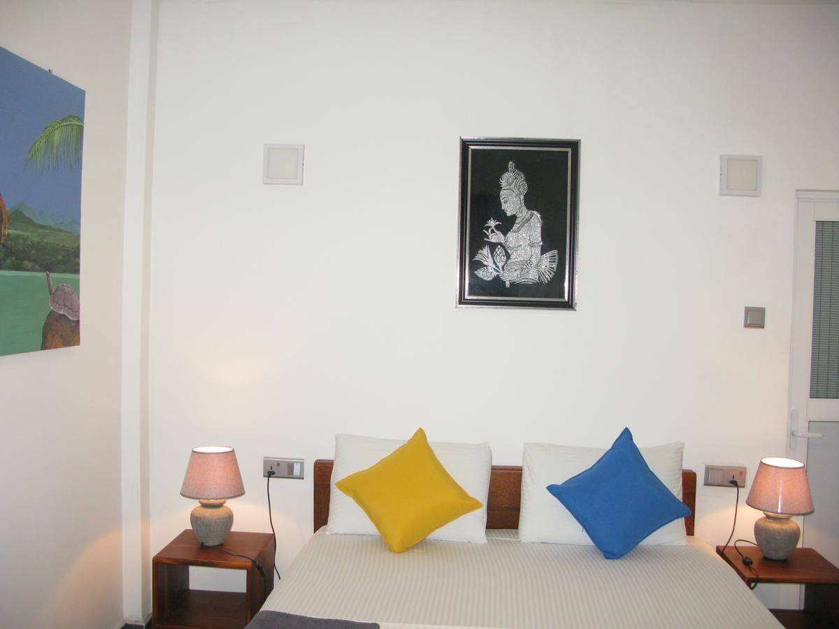 Anuhas Airport Villas Katunayaka Exterior foto